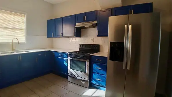 1509 W Page Avenue, Dallas, TX 75208