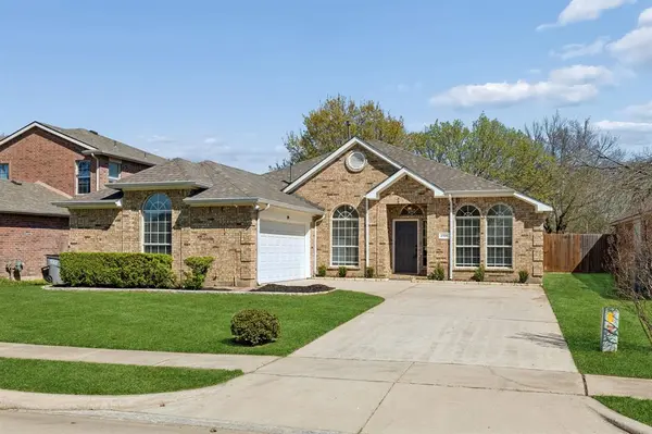 2106 Wagon Wheel Trail,  Corinth,  TX 76208