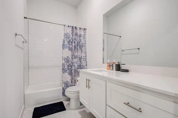 114 E Chester Court, Dallas, TX 75203