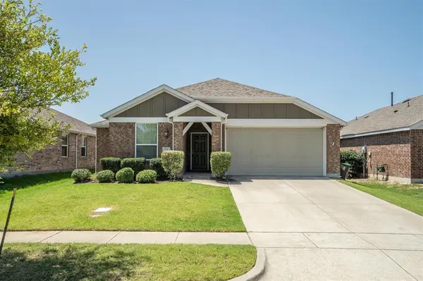 1620 Meadow Trail Lane, Aubrey, TX 76227