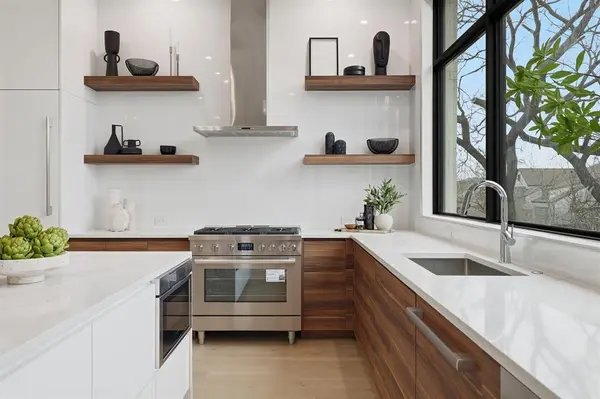 610 N Oak Cliff Boulevard #302, Dallas, TX 75208