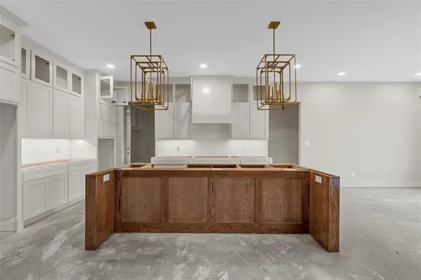 407 Lacek Mill Road, China Spring, TX 76633