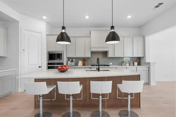 2609 Brazos Drive, Mansfield, TX 76063