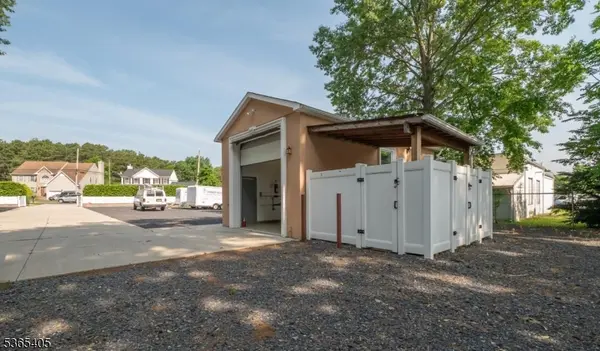 33 Bordentown Tpke, Jamesburg Boro, NJ 08831