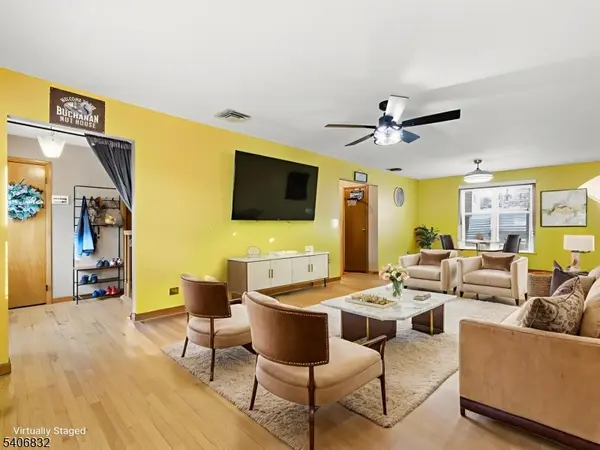 82 Pleasant Pl, Kearny Town, NJ 07032