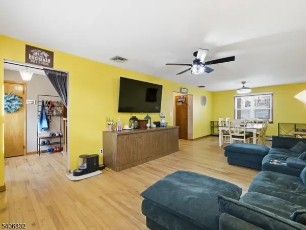 82 Pleasant Pl, Kearny Town, NJ 07032