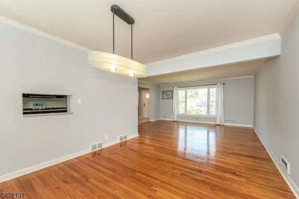 27 Viewpoint Rd, Wayne Twp., NJ 07470