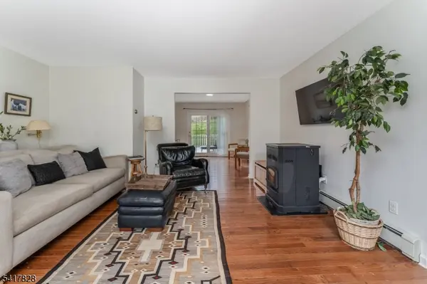 293 Stanton Mountain Rd, Clinton Twp., NJ 08833