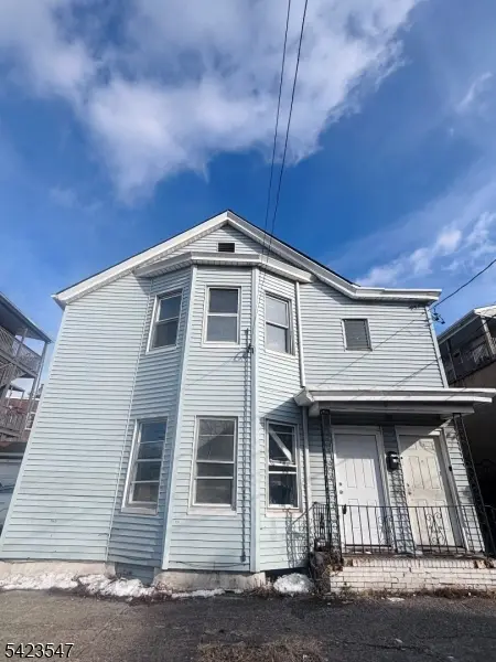 9 Sparrow St, Paterson City, NJ 07524