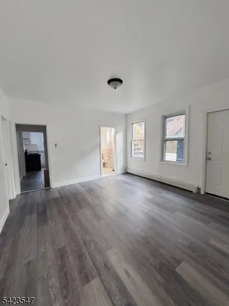 9 Sparrow St, Paterson City, NJ 07524