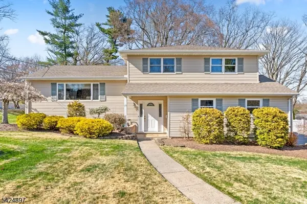 15 Stuckler Ln, Wayne Twp., NJ 07470