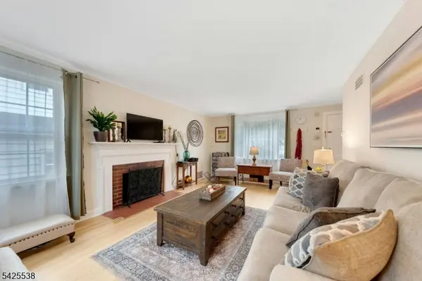 17 Brookdale Rd, Bloomfield Twp., NJ 07003