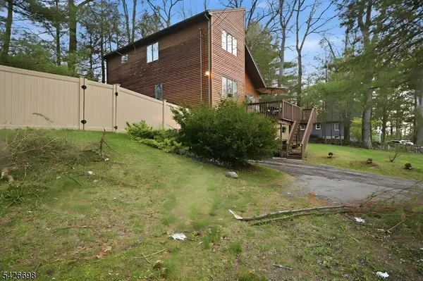 30 Eatontown Rd, West Milford Twp., NJ 07421