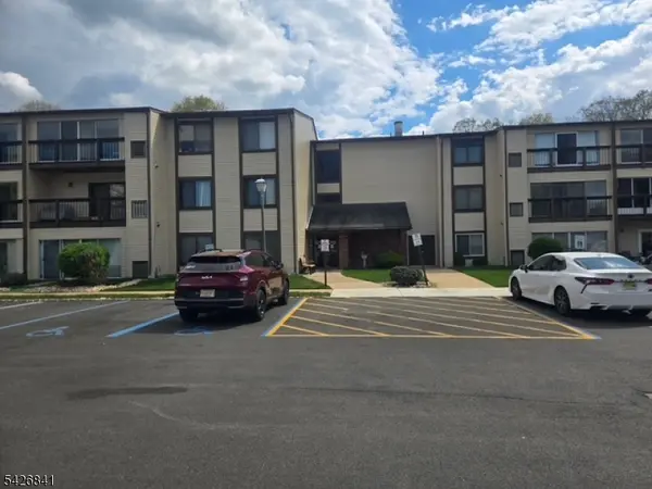 278 Crosse Dr #3F, Monroe Twp., NJ 08831