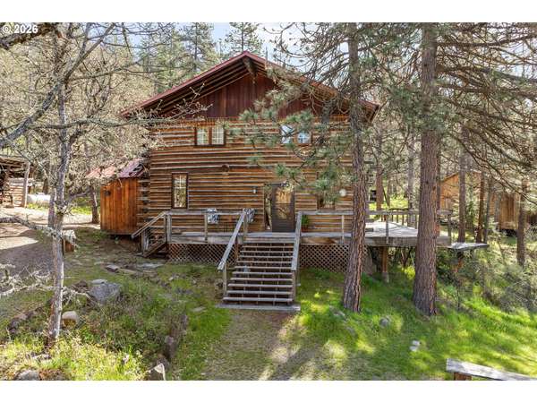 2215 PINE OAK RD, Mosier, OR 97040