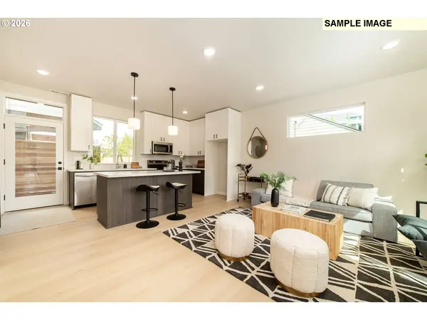 5695 SE 60th AVE, Portland, OR 97206