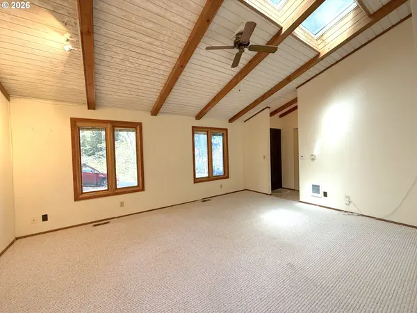 5035 WHITEAKER ST, Eugene, OR 97405