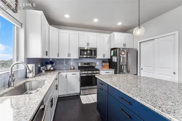 5325 Sky Top LN, Colorado Springs, CO 80918