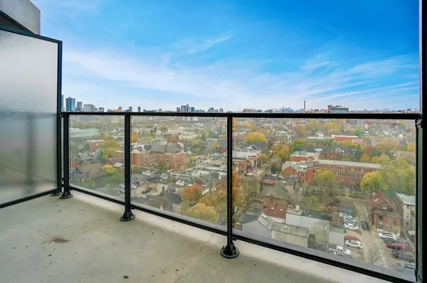 195 McCaul ST #1313, Toronto C01, ON M5T 1W6