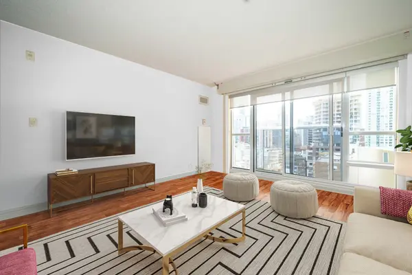 225 Wellesley ST E #1004, Toronto C08, ON M4X 1X8