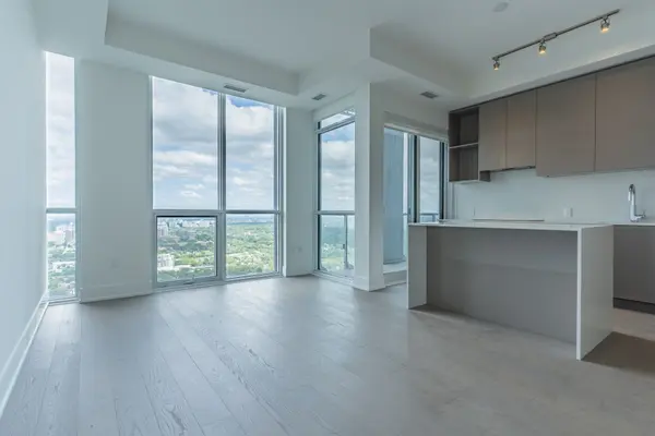1 Yorkville AVE #5606, Toronto C02, ON M4W 0B1