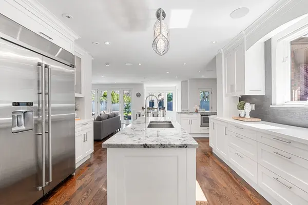 5 Lawrence CRES, Toronto C04, ON M4N 1M9