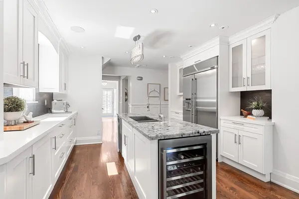 5 Lawrence CRES, Toronto C04, ON M4N 1M9