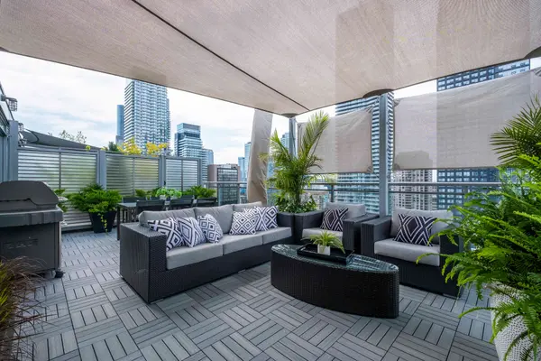 22 Wellesley ST E #PH2, Toronto C08, ON M4Y 1G3