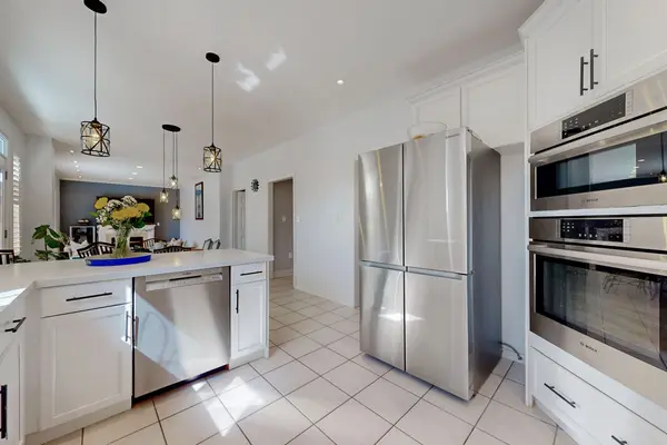 899 Voyager AVE, Pickering, ON L1V 7G2