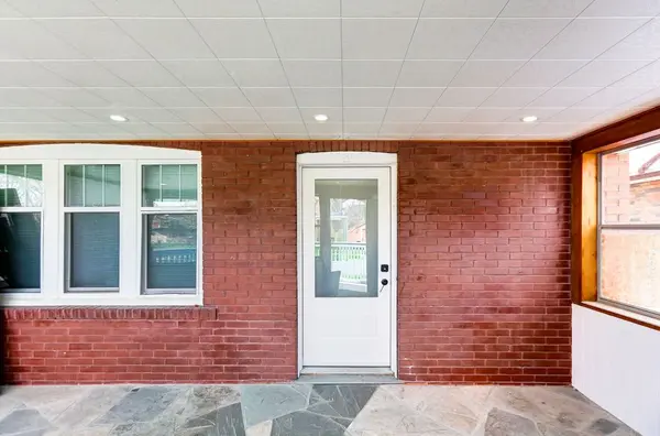 317 Gliddon AVE, Oshawa, ON L2H 1Z2