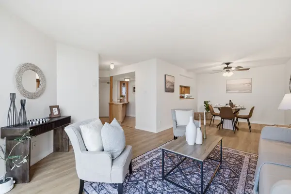 360 Watson ST W #610, Whitby, ON L1N 9G2