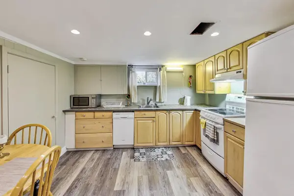 1 Milne AVE, Toronto E06, ON M1L 1J7