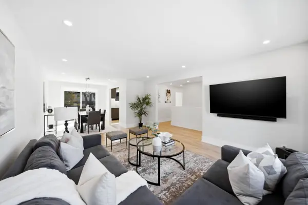 41 Camlaren CRES, Vaughan, ON L0J 1C0