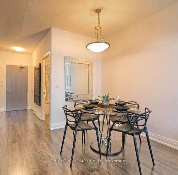 7167 Yonge ST #PH-208, Markham, ON L3T 0E1