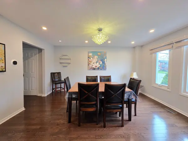 48 Fanshawe DR, Richmond Hill, ON L4B 1P5