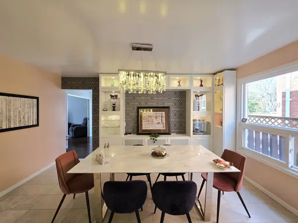 48 Fanshawe DR, Richmond Hill, ON L4B 1P5