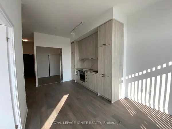 10 Honeycrisp CRES #307, Vaughan, ON L4K 0M7