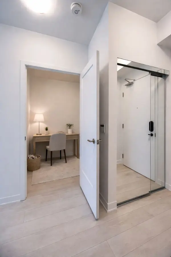 95 Oneida CRES #2312, Richmond Hill, ON L4B 0H5