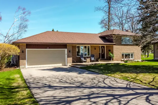 121 Bayshore DR, Ramara, ON L0K 1B0