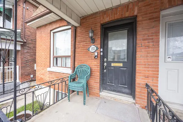 1255 Dufferin ST #2nd Flr, Toronto W02, ON M6H 4C2