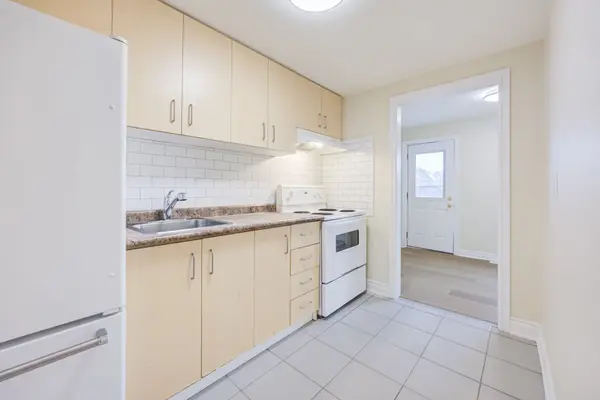 1255 Dufferin ST #2nd Flr, Toronto W02, ON M6H 4C2
