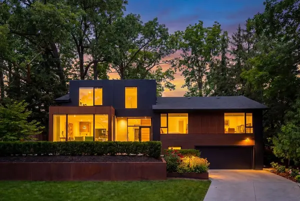 30 Edenbrook HL, Toronto W08, ON M9A 3Z6