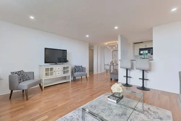 6720 Glen Erin DR #1013, Mississauga, ON L5N 3K8