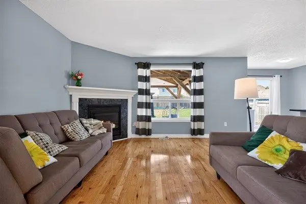 71 Beardmore CRES, Halton Hills, ON L7J 2Z1