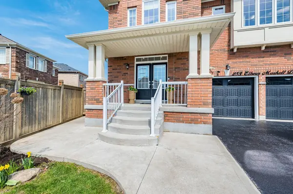 253 Elbern Markell DR, Brampton, ON L6X 3C3