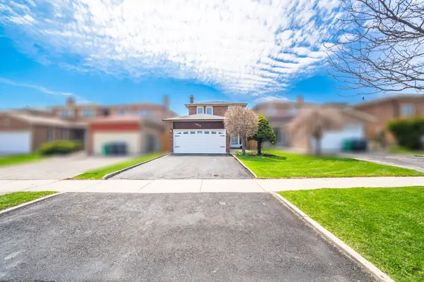 4302 Highgate CRES, Mississauga, ON L4W 3H2