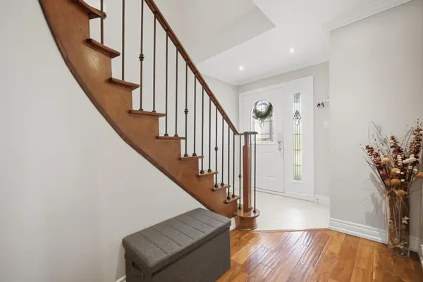 4302 Highgate CRES, Mississauga, ON L4W 3H2