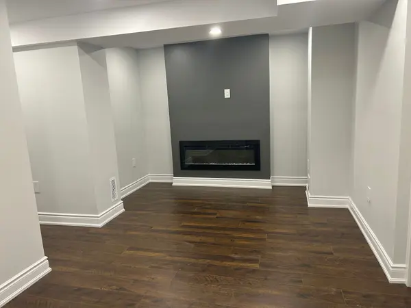 5631 River Grove AVE #bsmt, Mississauga, ON L5M 3W9