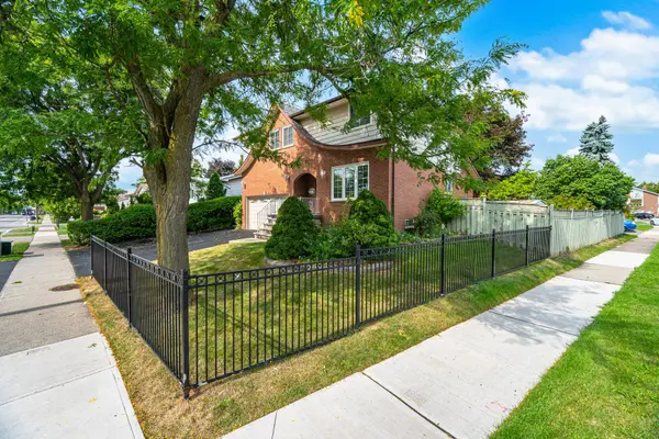 30 Linkdale RD, Brampton, ON L6V 2Y5