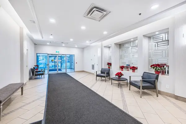 9 George ST #2203, Brampton, ON L6X 0T6